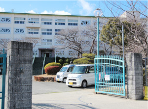 川西市立川西中学校（徒歩19分）